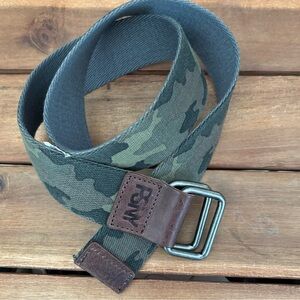 Aeropostale Canvas Camo D-ring Reversible Belt with Leather Accents, Size S/M